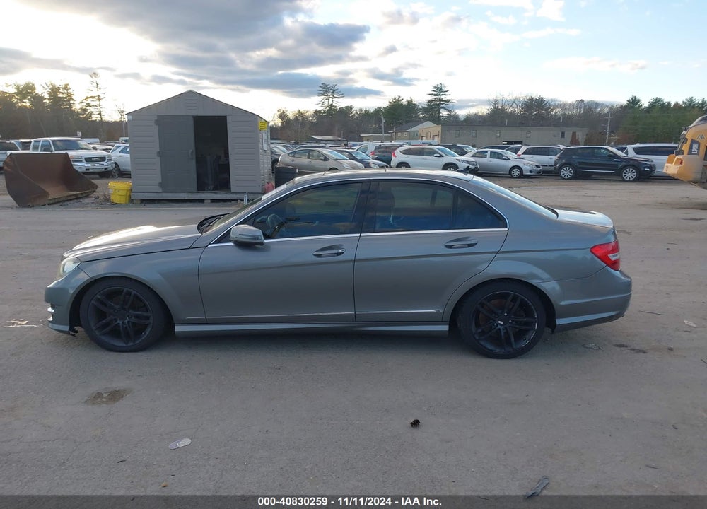 2012 MERCEDES-BENZ C 300 LUXURY 4MATIC/SPORT 4MATIC VIN: WDDGF8BBXCR198392