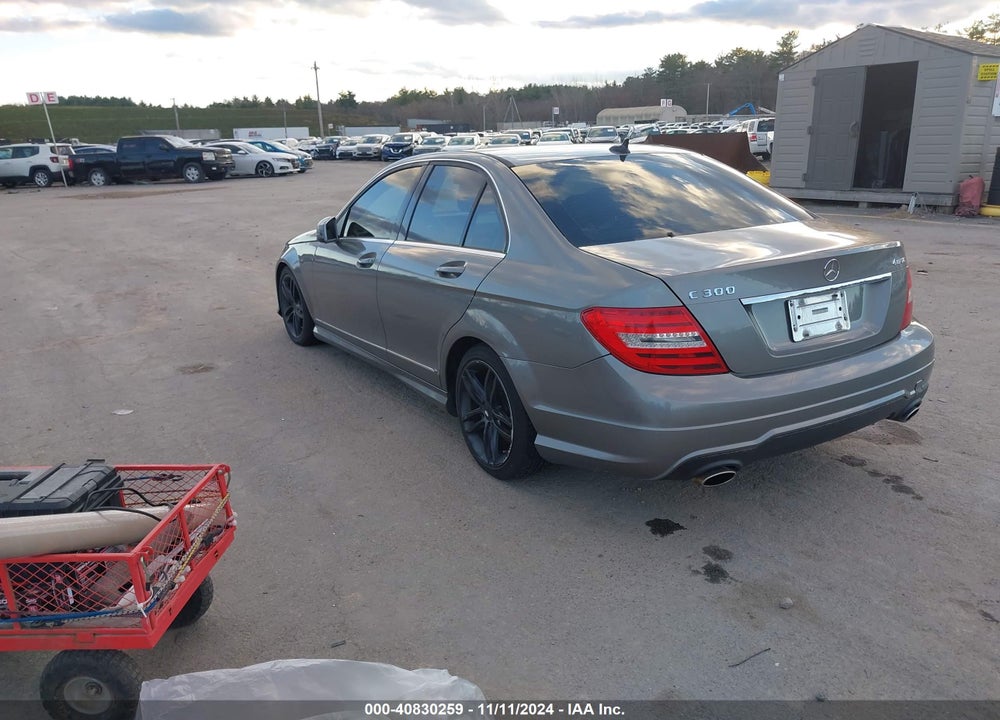 2012 MERCEDES-BENZ C 300 LUXURY 4MATIC/SPORT 4MATIC VIN: WDDGF8BBXCR198392