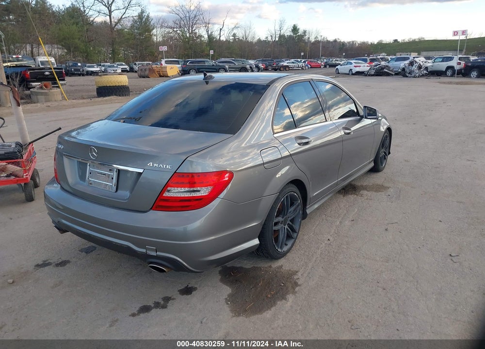 2012 MERCEDES-BENZ C 300 LUXURY 4MATIC/SPORT 4MATIC VIN: WDDGF8BBXCR198392