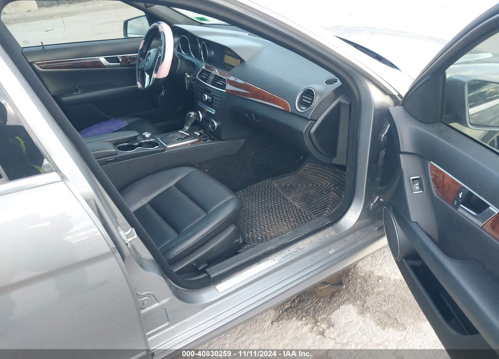 2012 MERCEDES-BENZ C 300 LUXURY 4MATIC/SPORT 4MATIC VIN: WDDGF8BBXCR198392