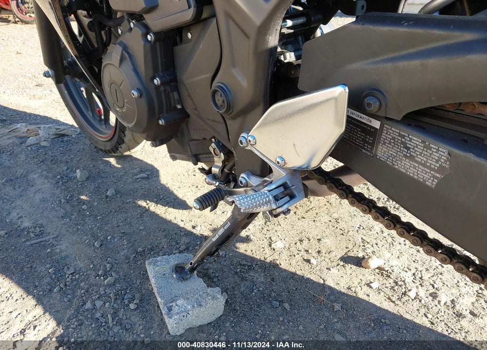 2016 YAMAHA YZFR3 VIN: MH3RH06Y4GK011547