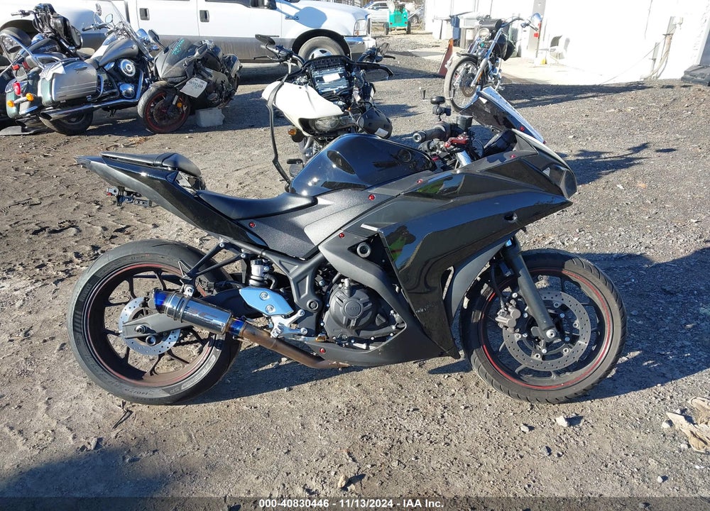 2016 YAMAHA YZFR3 VIN: MH3RH06Y4GK011547
