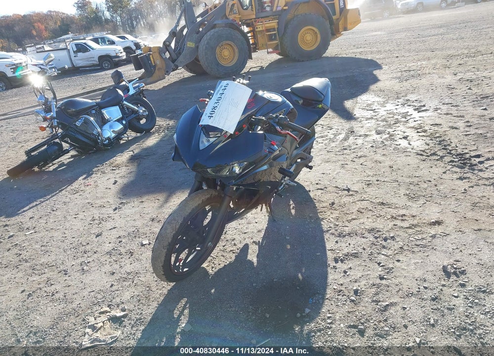 2016 YAMAHA YZFR3 VIN: MH3RH06Y4GK011547