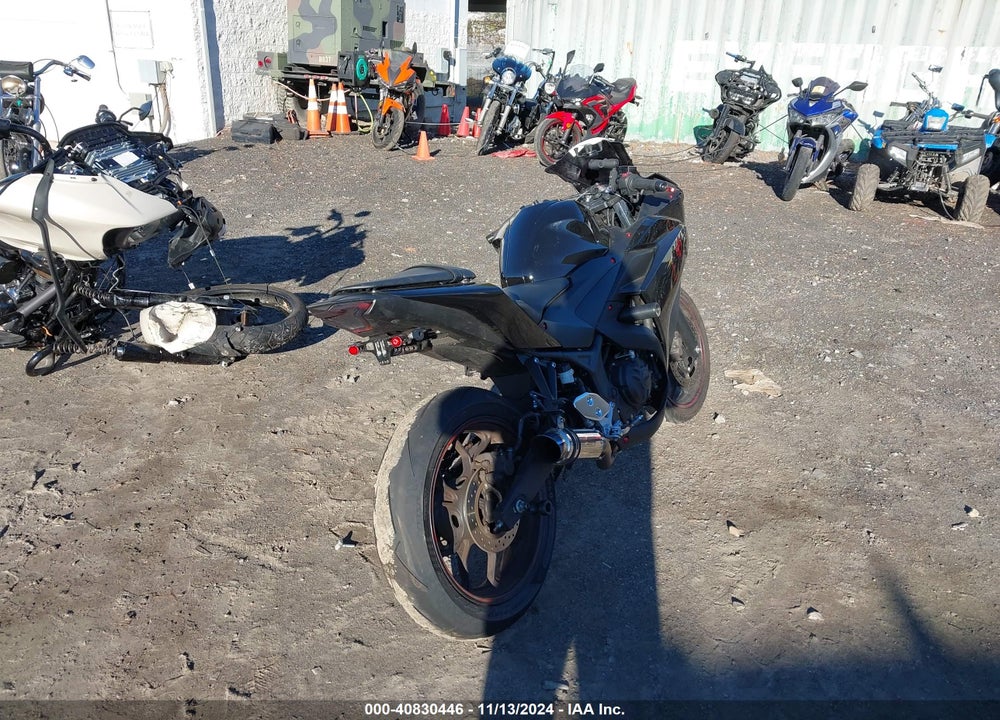 2016 YAMAHA YZFR3 VIN: MH3RH06Y4GK011547