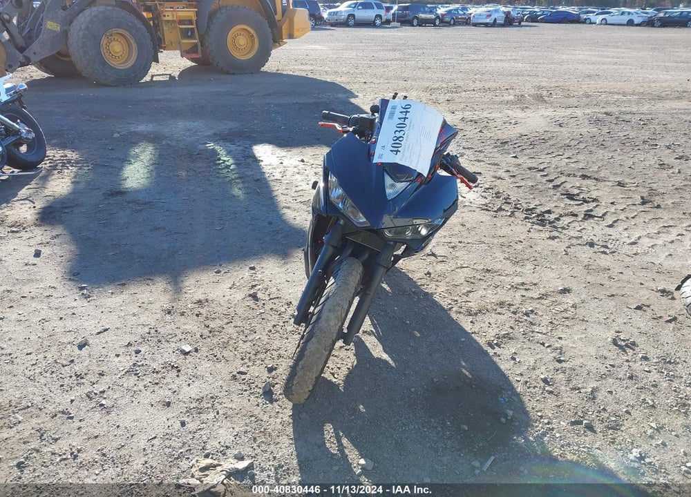 2016 YAMAHA YZFR3 VIN: MH3RH06Y4GK011547