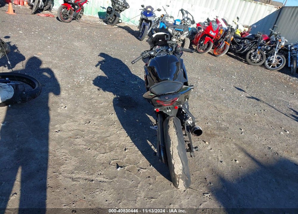 2016 YAMAHA YZFR3 VIN: MH3RH06Y4GK011547