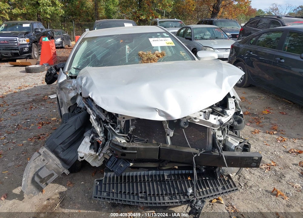 2019 TOYOTA COROLLA LE VIN: 2T1BURHE9KC165989