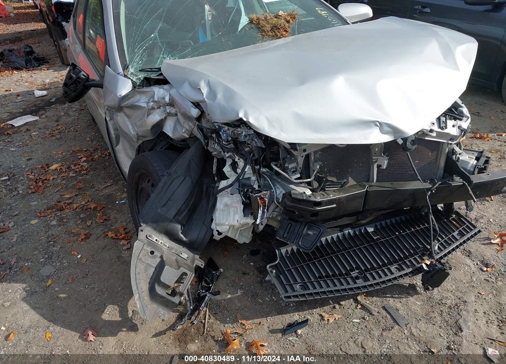 2019 TOYOTA COROLLA LE VIN: 2T1BURHE9KC165989
