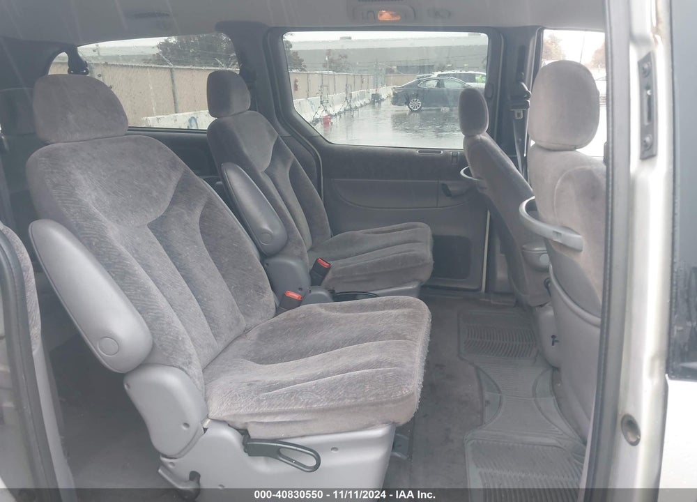 2000 DODGE GRAND CARAVAN SE VIN: 1B4GP44G5YB807104