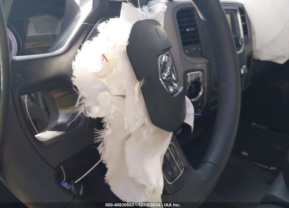 2022 RAM 1500 CLASSIC VIN: 1C6RR7FG5NS139358