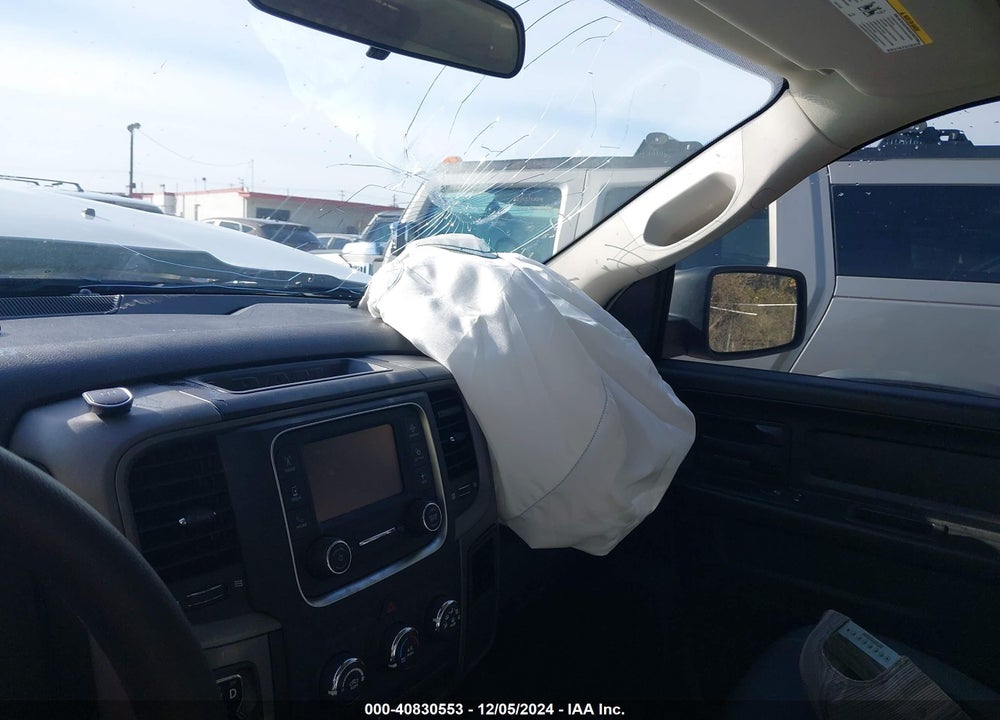 2022 RAM 1500 CLASSIC VIN: 1C6RR7FG5NS139358