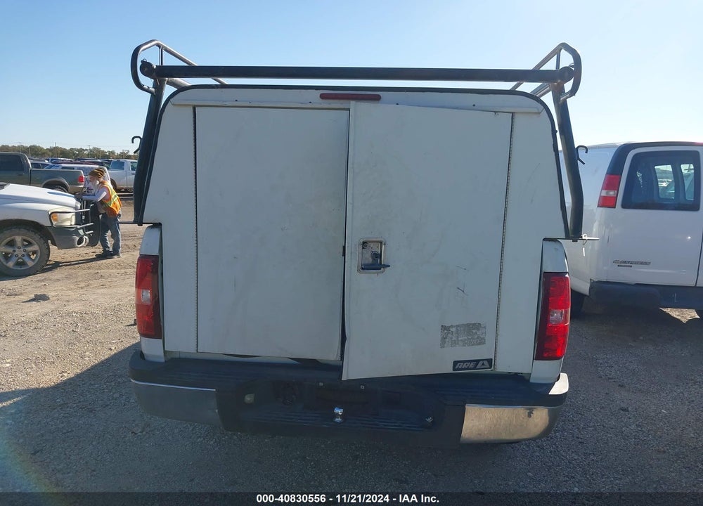 2008 CHEVROLET SILVERADO 2500HD WORK TRUCK VIN: 1GCHK24K08E170832