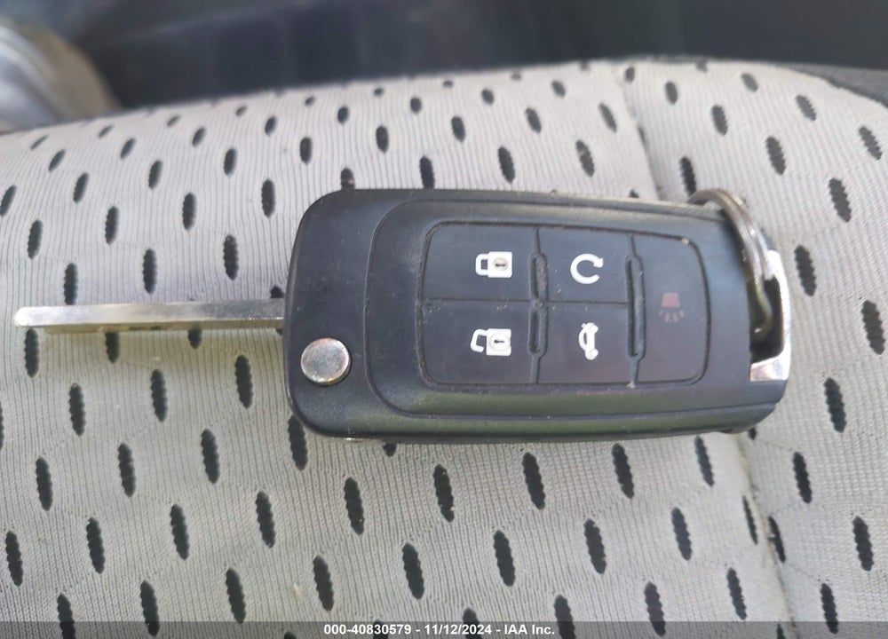 2011 CHEVROLET EQUINOX VIN: 2GNALBEC6B1245393