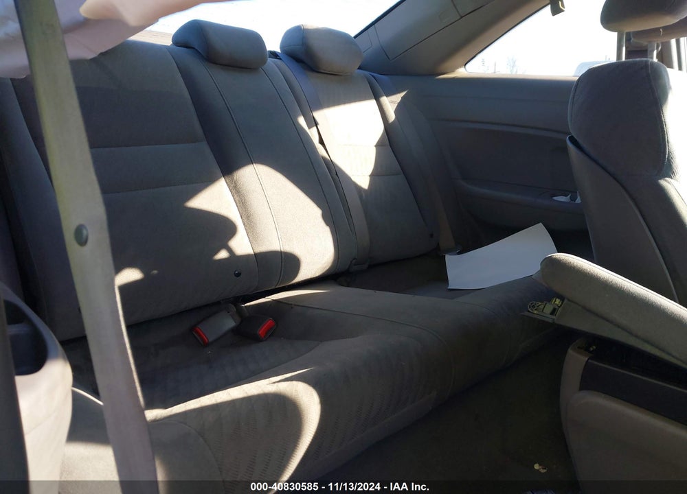 2011 HONDA CIVIC LX VIN: 2HGFG1B60BH504187