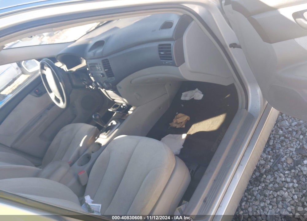 2008 KIA OPTIMA VIN: KNAGE124385200369