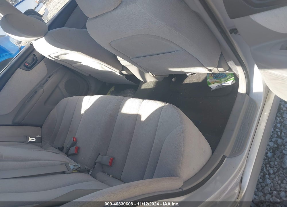 2008 KIA OPTIMA VIN: KNAGE124385200369