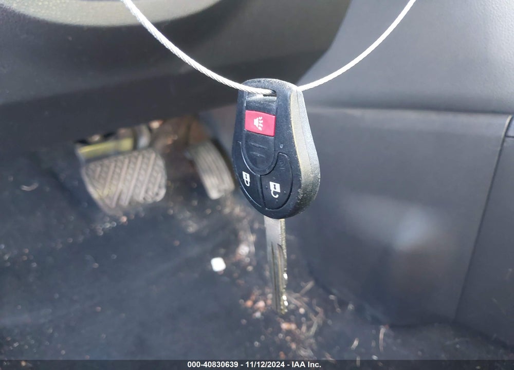 2013 NISSAN ROGUE S VIN: JN8AS5MT0DW018568