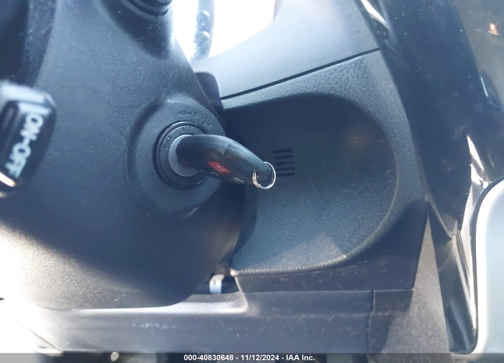 2018 TOYOTA COROLLA LE VIN: 5YFBURHE0JP844841