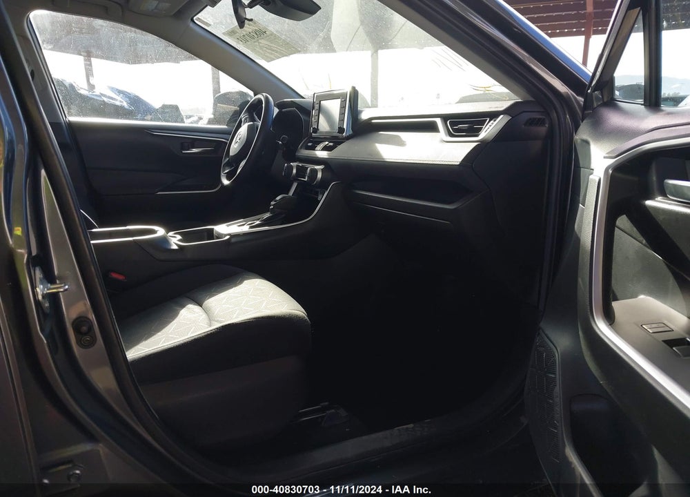 2021 TOYOTA RAV4 XLE VIN: 2T3W1RFV4MW116995