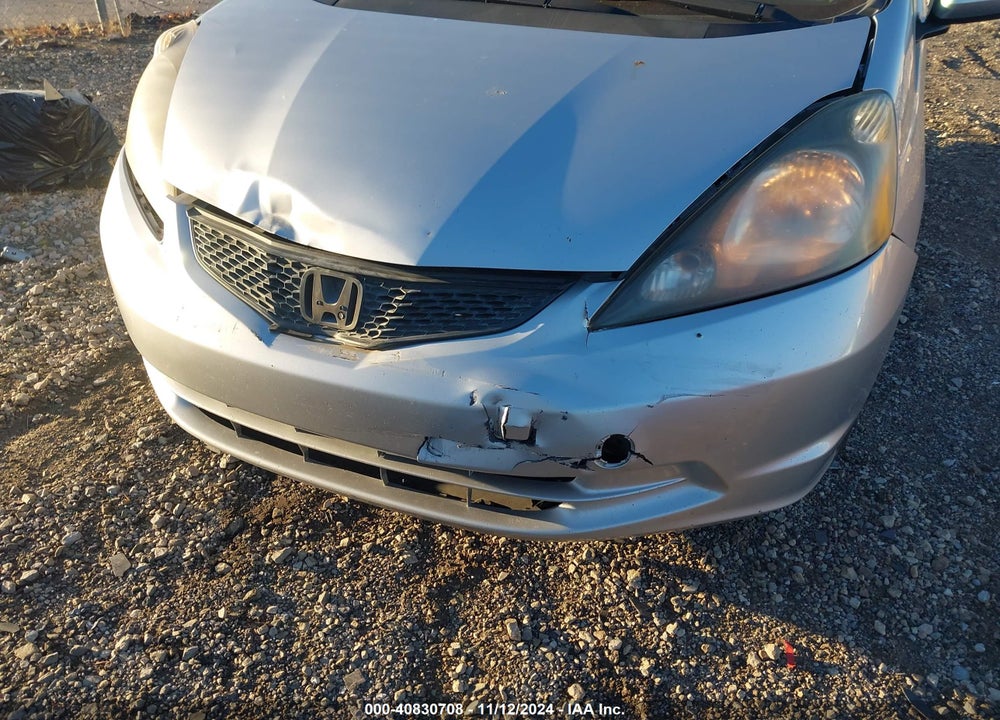 2012 HONDA FIT VIN: JHMGE8H35CS000161