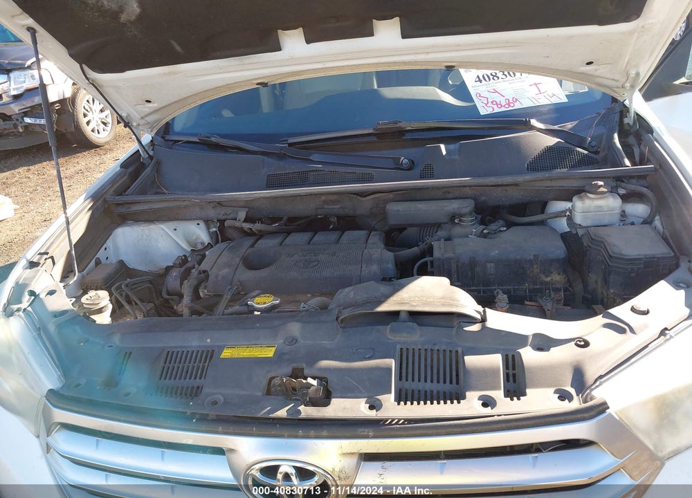 2011 TOYOTA HIGHLANDER SE VIN: 5TDZA3EH2BS015250