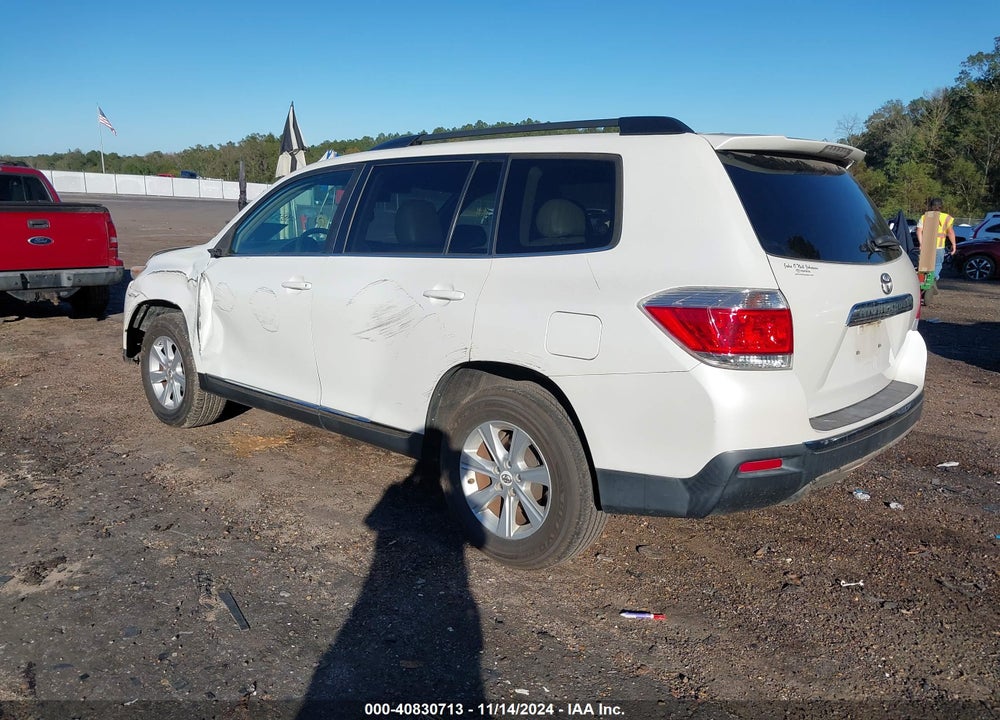 2011 TOYOTA HIGHLANDER SE VIN: 5TDZA3EH2BS015250