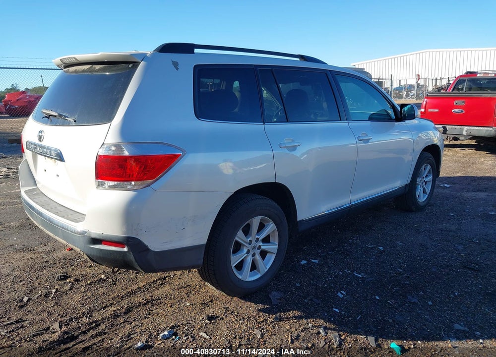 2011 TOYOTA HIGHLANDER SE VIN: 5TDZA3EH2BS015250
