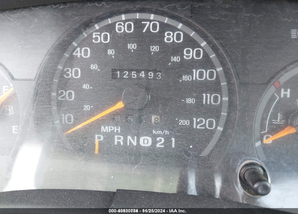 1996 FORD CROWN VICTORIA VIN: 2FALP73W1TX216940
