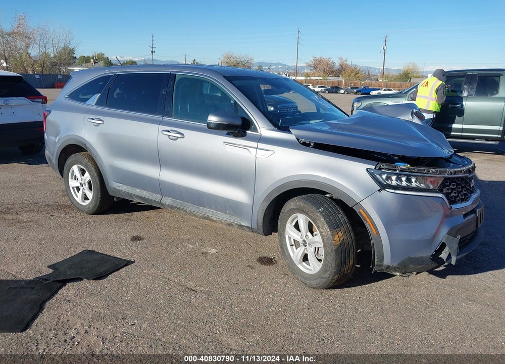 2022 KIA SORENTO LX VIN: 5XYRGDLC4NG075060