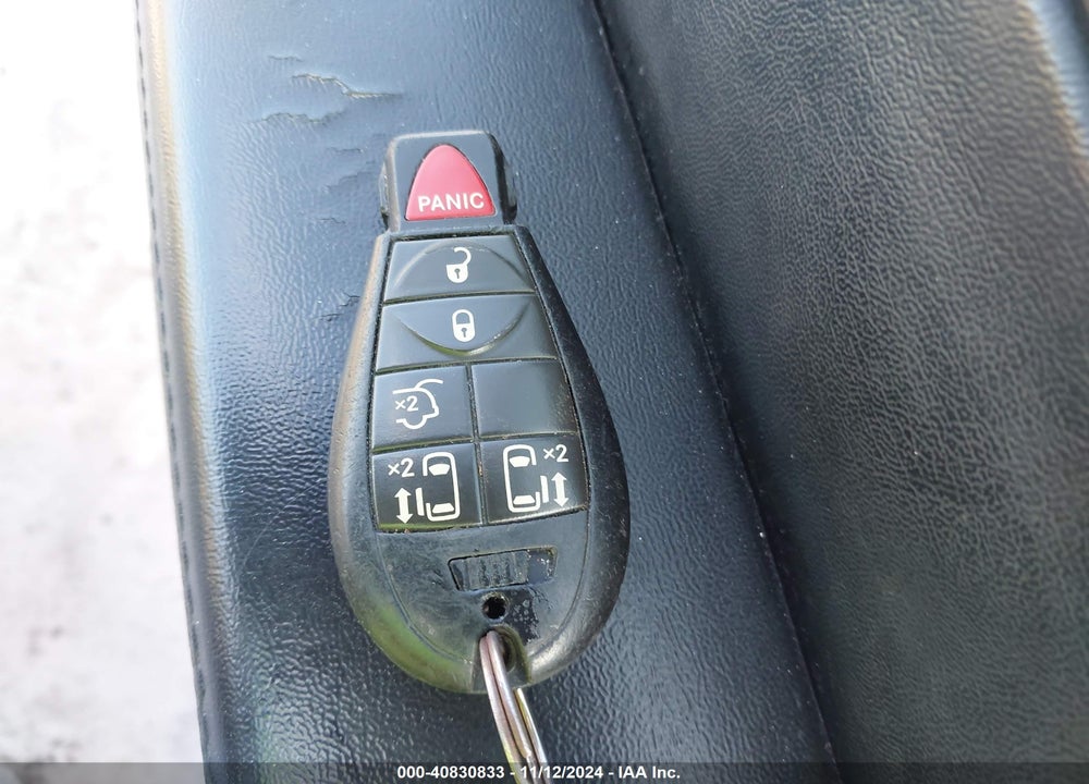 2014 DODGE GRAND CARAVAN VIN: 2C4RDGCG2ER390402