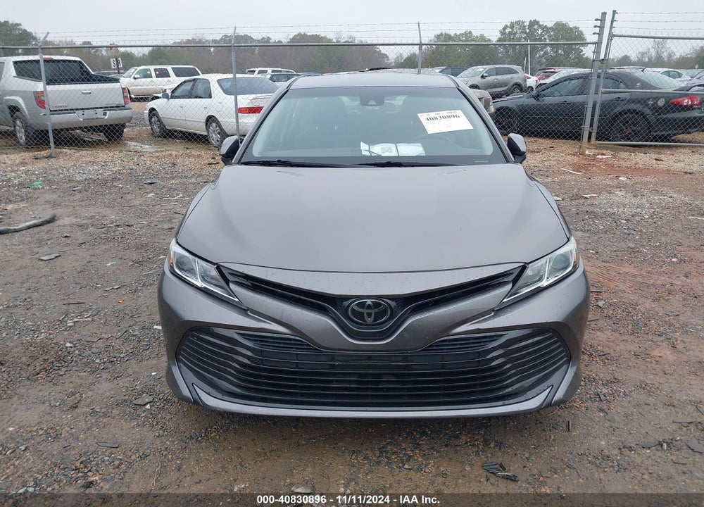 2018 TOYOTA CAMRY LE VIN: 4T1B11HK8JU087475