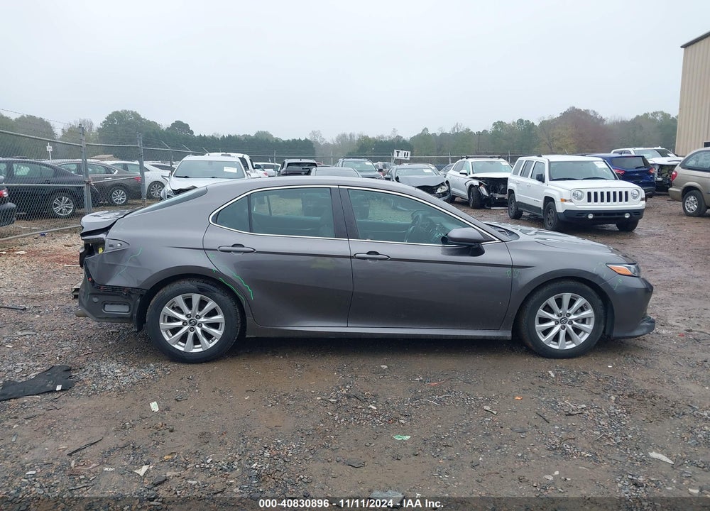 2018 TOYOTA CAMRY LE VIN: 4T1B11HK8JU087475