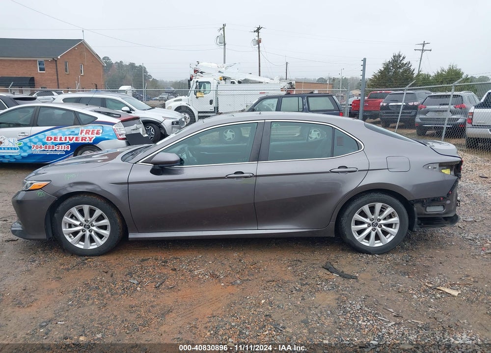2018 TOYOTA CAMRY LE VIN: 4T1B11HK8JU087475