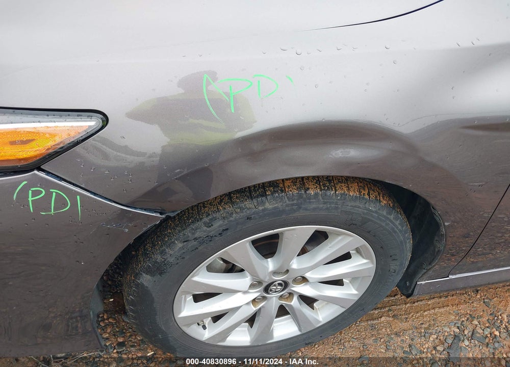 2018 TOYOTA CAMRY LE VIN: 4T1B11HK8JU087475