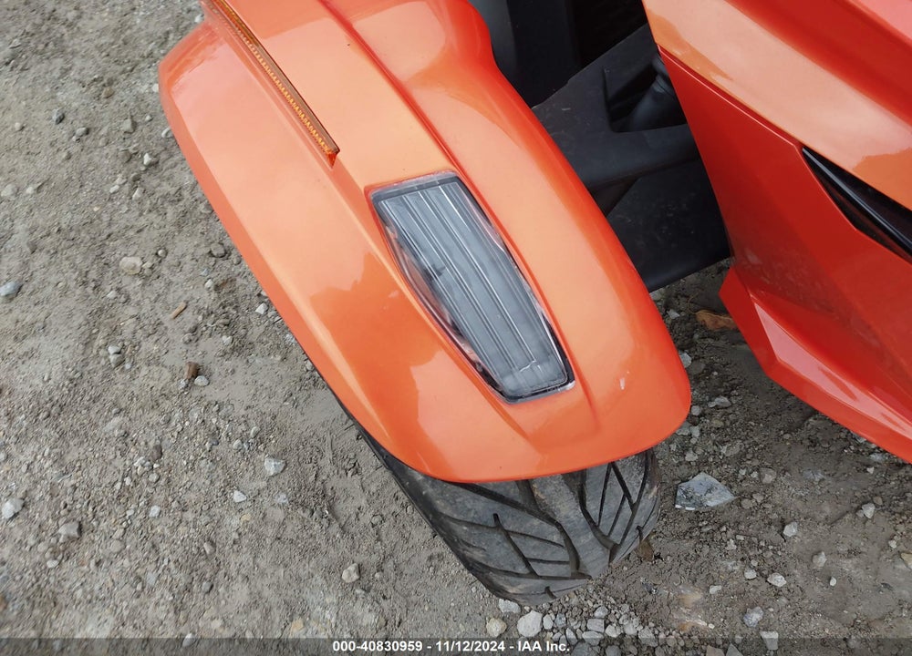 2019 CAN-AM SPYDER ROADSTER RT/RT LIMITED VIN: 2BXNBDD20KV000163