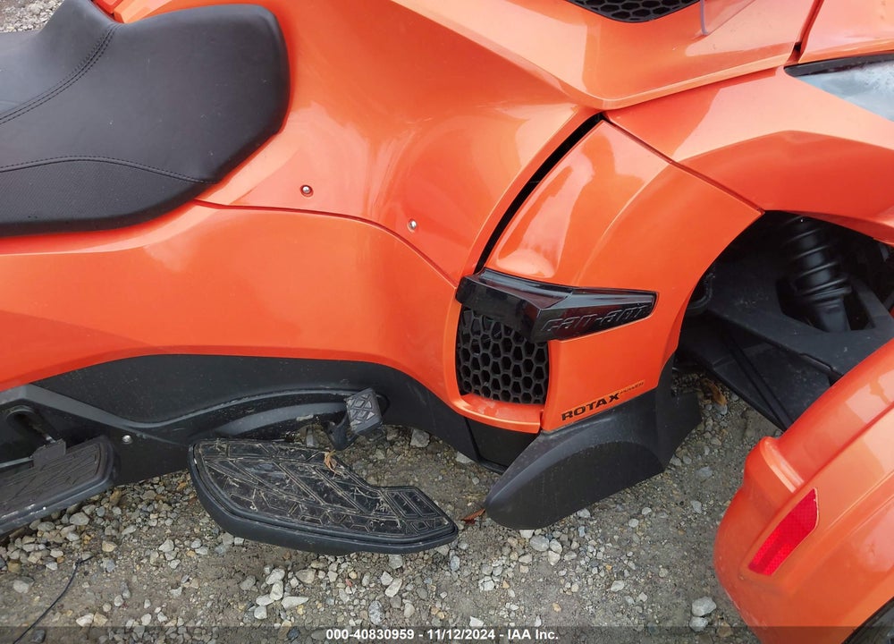 2019 CAN-AM SPYDER ROADSTER RT/RT LIMITED VIN: 2BXNBDD20KV000163