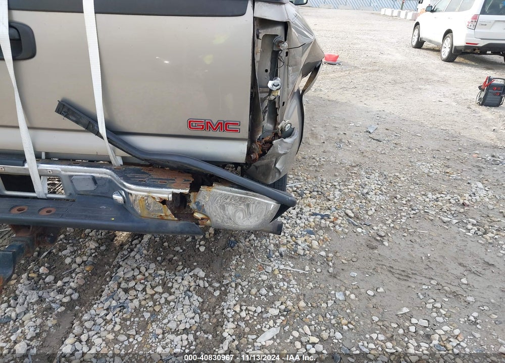 2001 GMC SIERRA 1500 SLE VIN: 2GTEK19V711332639