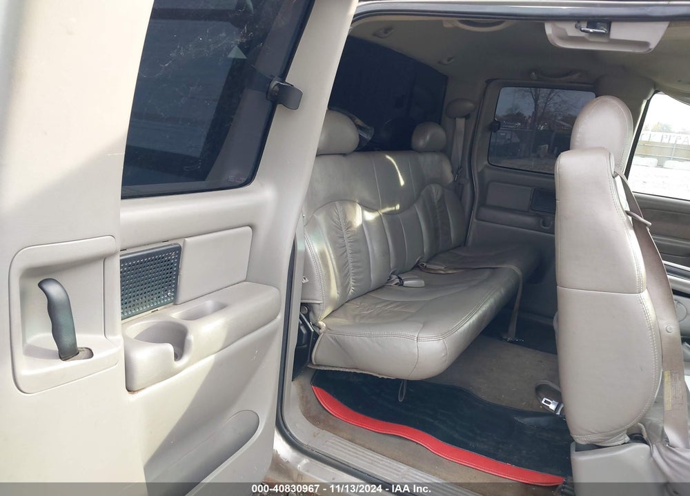 2001 GMC SIERRA 1500 SLE VIN: 2GTEK19V711332639