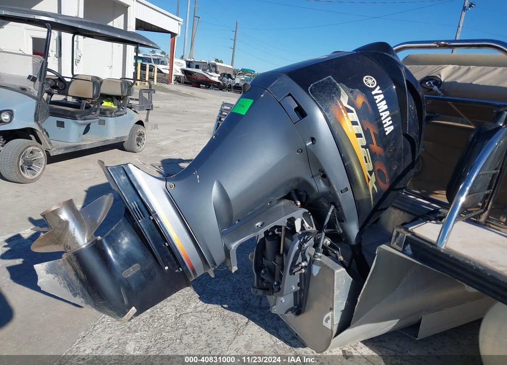 2017 MANITOU OASIS PONTOON VIN: TII87555C717