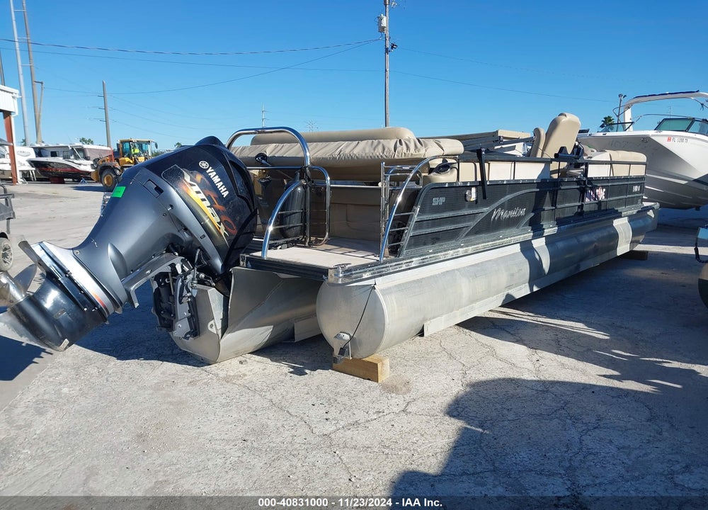 2017 MANITOU OASIS PONTOON VIN: TII87555C717