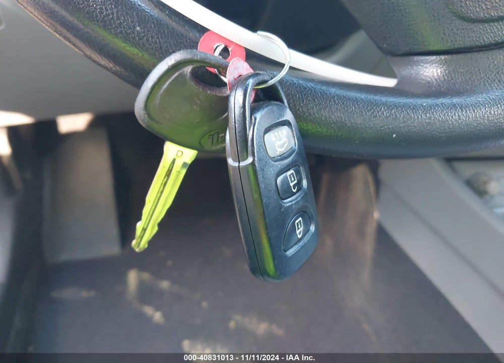 2008 HYUNDAI ELANTRA GLS/SE VIN: KMHDU46D08U345360