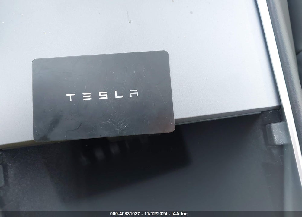 2024 TESLA MODEL Y LONG RANGE DUAL MOTOR ALL-WHEEL DRIVE VIN: 7SAYGDEE7RA323941