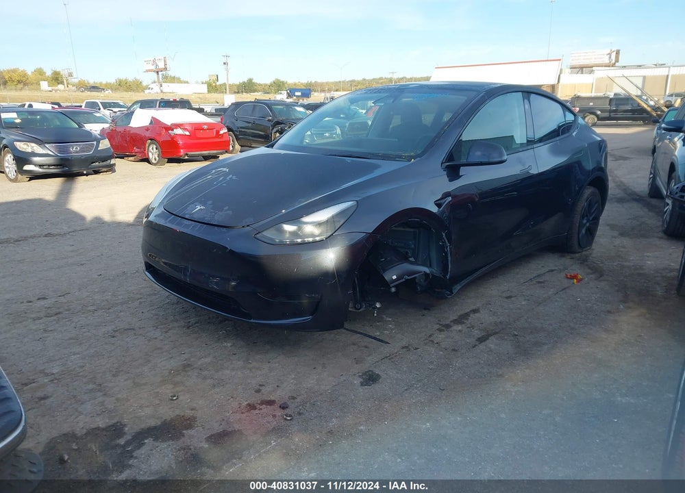 2024 TESLA MODEL Y LONG RANGE DUAL MOTOR ALL-WHEEL DRIVE VIN: 7SAYGDEE7RA323941