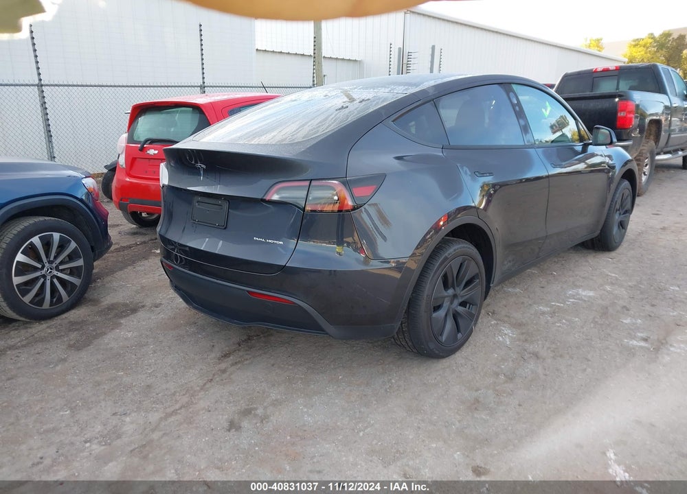 2024 TESLA MODEL Y LONG RANGE DUAL MOTOR ALL-WHEEL DRIVE VIN: 7SAYGDEE7RA323941