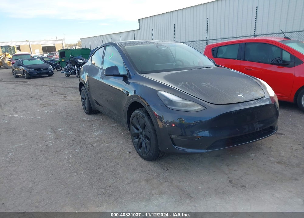 2024 TESLA MODEL Y LONG RANGE DUAL MOTOR ALL-WHEEL DRIVE VIN: 7SAYGDEE7RA323941