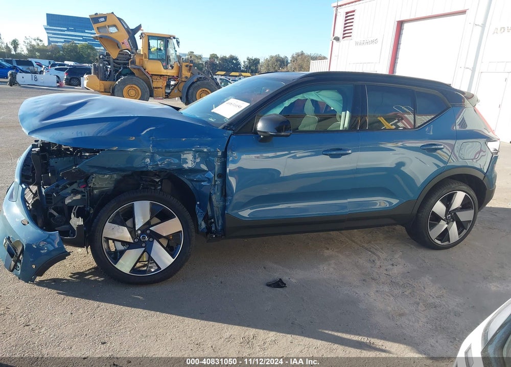 2024 VOLVO XC40 RECHARGE PURE ELECTRIC TWIN ULTIMATE VIN: YV4ER3XM9R2233945
