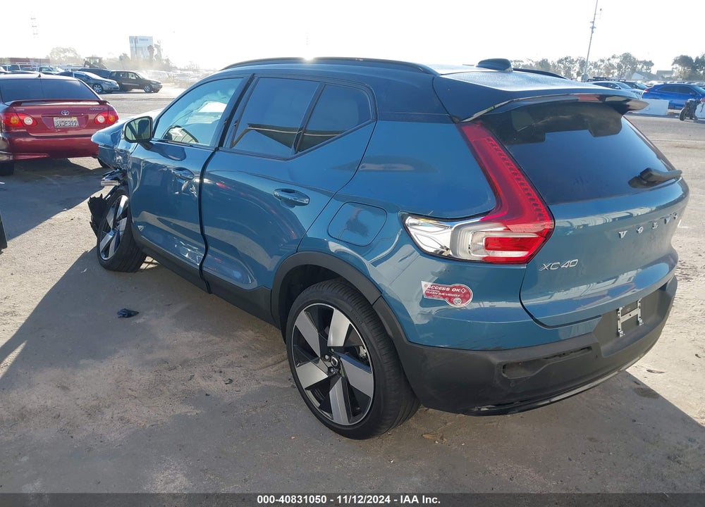 2024 VOLVO XC40 RECHARGE PURE ELECTRIC TWIN ULTIMATE VIN: YV4ER3XM9R2233945