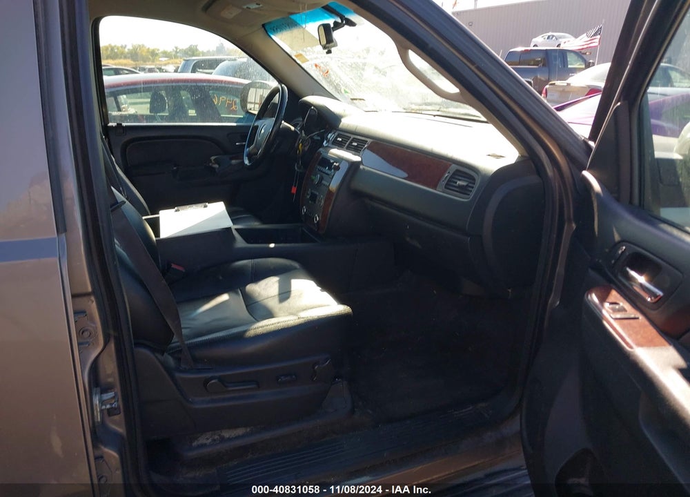 2013 CHEVROLET SUBURBAN 1500 LT VIN: 1GNSKJE7XDR355944