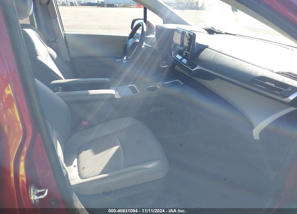 2023 TOYOTA SIENNA XLE VIN: 5TDYRKEC6PS165369