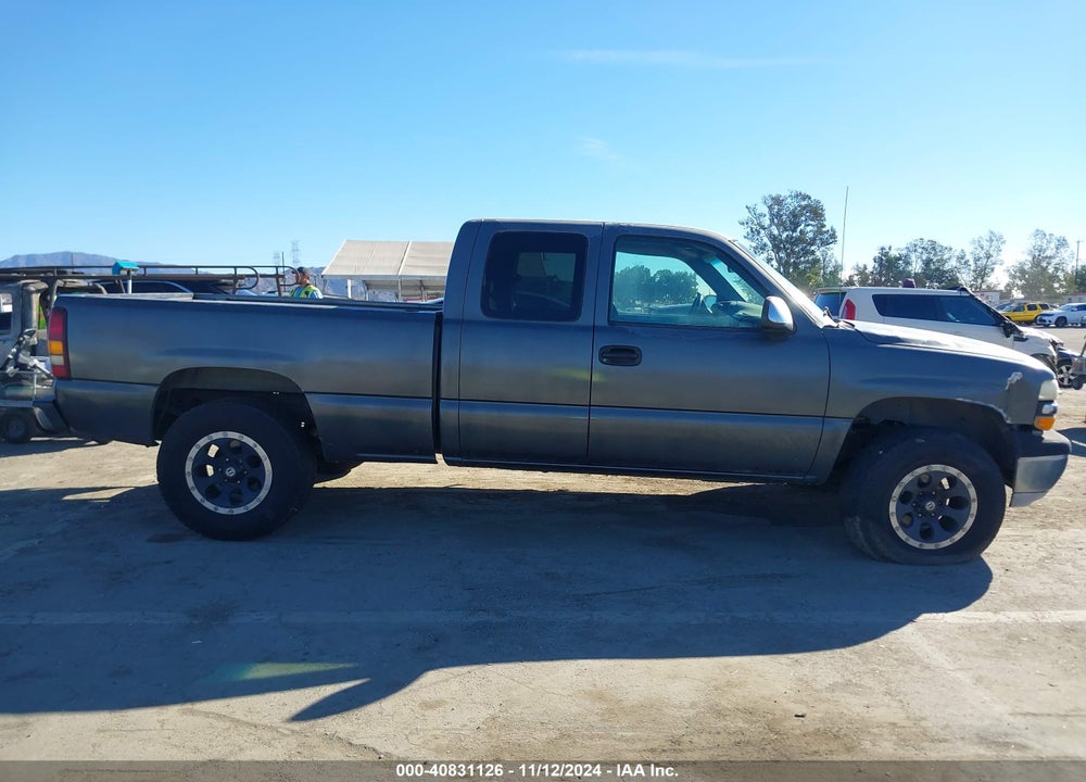 2002 CHEVROLET SILVERADO 1500 LS VIN: 2GCEC19T421133772